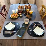 Chateau De La Garnison לינה וארוחת בוקר 3*