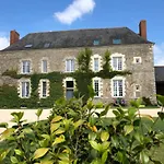 Chateau De La Garnison לינה וארוחת בוקר אורוואולט
