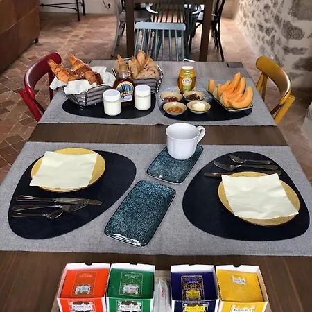 Chateau De La Garnison Nocleg ze śniadaniem Orvault