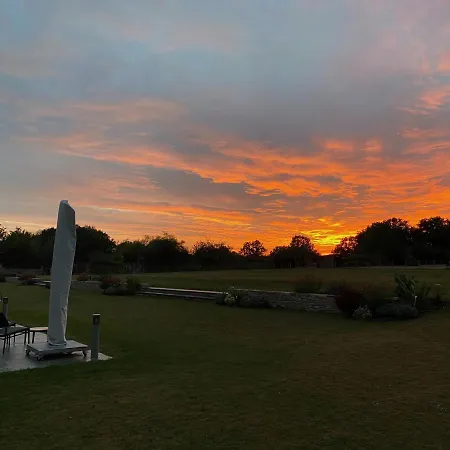 Château De La Garnison Alojamento de Acomodação e Pequeno-almoço 3*