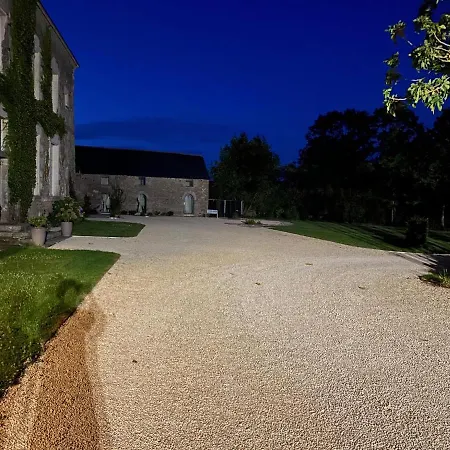 Alojamento de Acomodação e Pequeno-almoço Château De La Garnison *