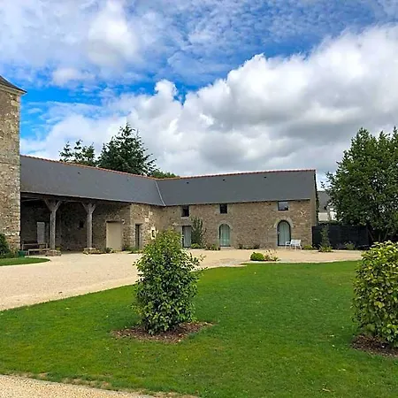 Chateau De La Garnison Bed & Breakfast 3*