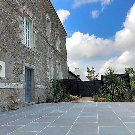 Chateau De La Garnison Bed & Breakfast 3*