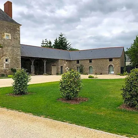 Chateau De La Garnison Bed & Breakfast