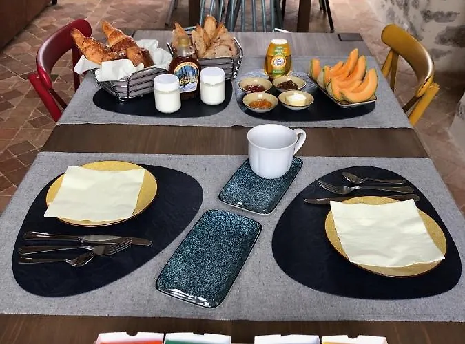 Chateau De La Garnison Bed and breakfast Orvault