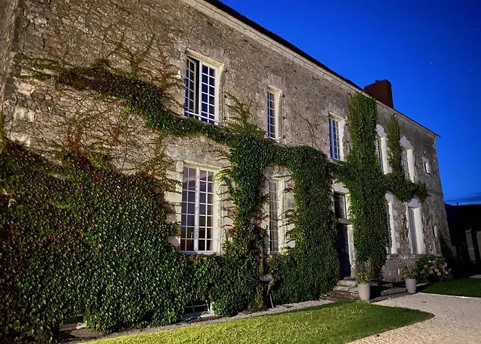 Château De La Garnison Couette-café 3*