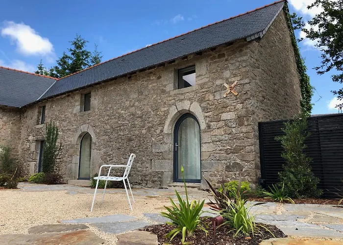 Chateau De La Garnison Bed and breakfast