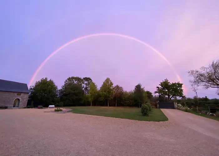 Château De La Garnison Couette-café 3*