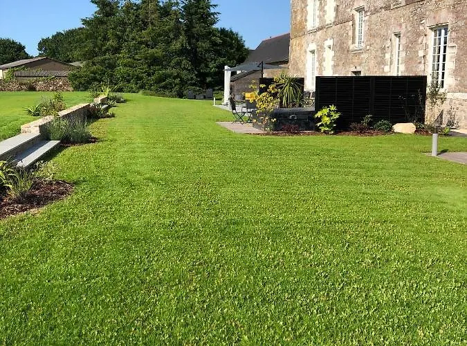 Chateau De La Garnison Bed and breakfast